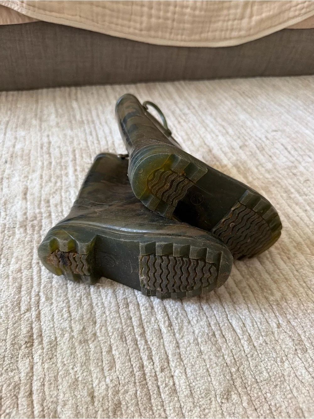 Kids Camo Rain Boots in Olive Green - Lightweight Waterproof 7/8 T